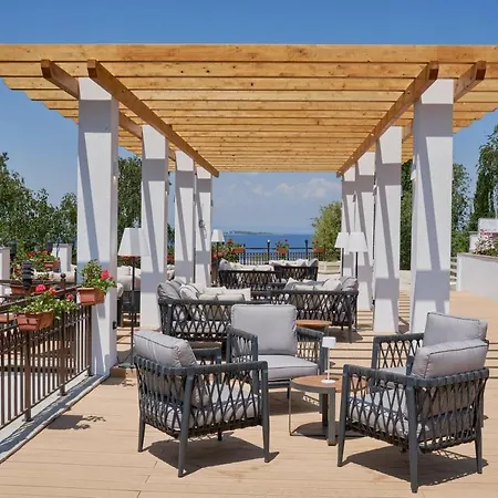 Santa Marina Village Θέρετρο