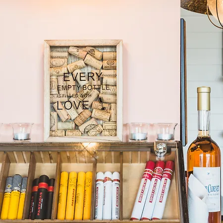 Santa Marina Village Θέρετρο