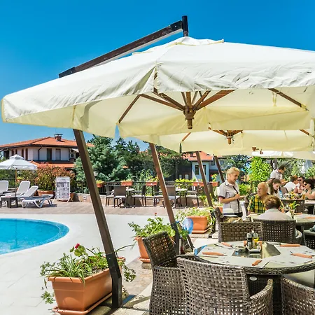 Santa Marina Village 4* 소조폴