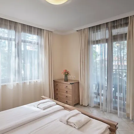 리조트 Santa Marina Village 소조폴