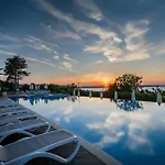 Santa Marina Village Resort