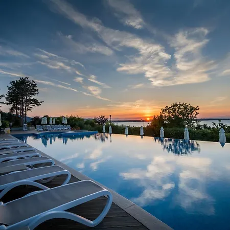 Santa Marina Village Rezort