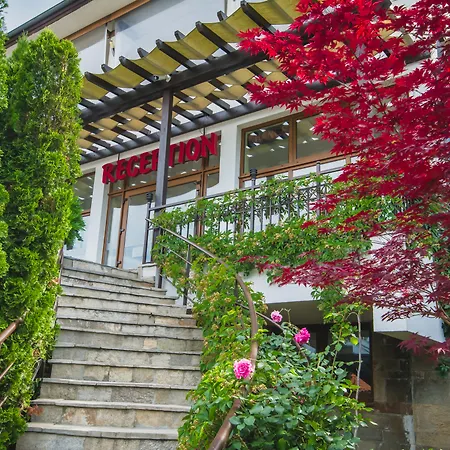 Santa Marina Village