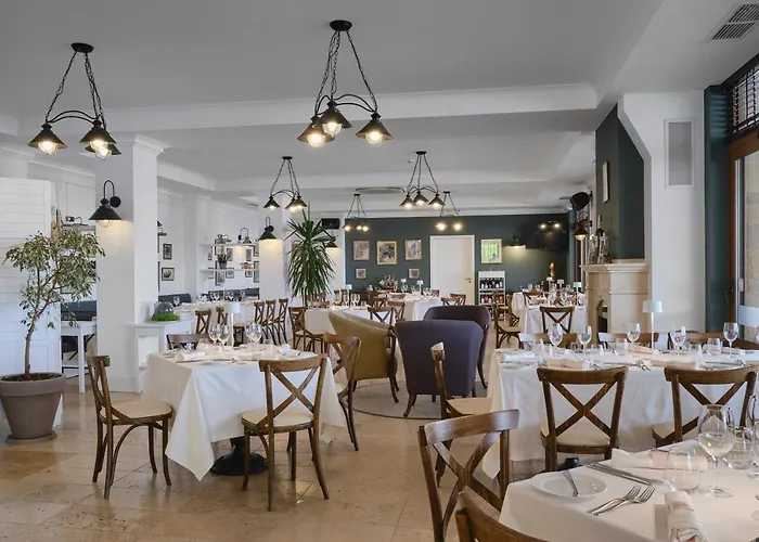 리조트 Santa Marina Village 소조폴