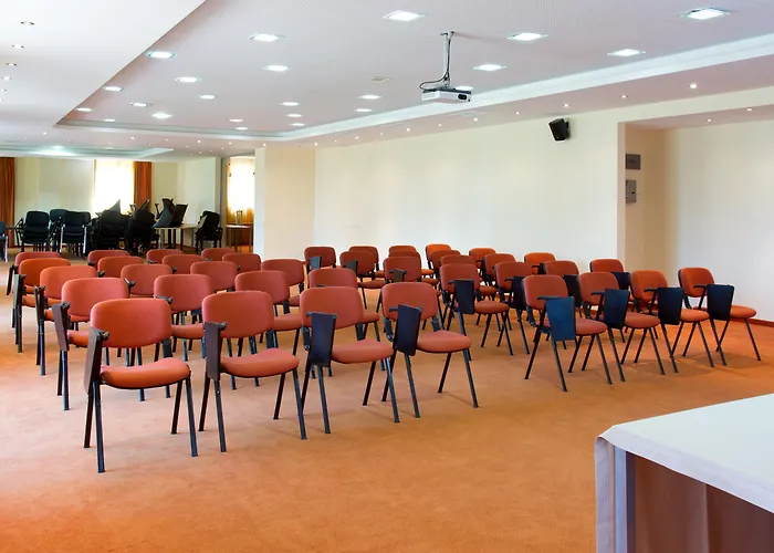 Santa Marina Village אתר נופש 4*