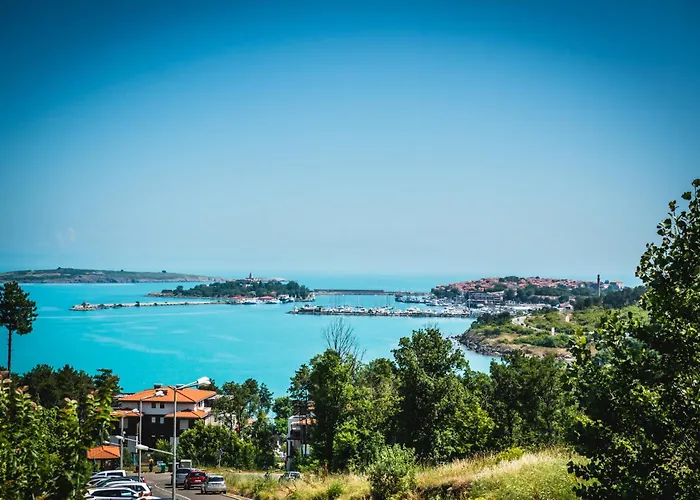 אתר נופש Santa Marina Village סוזופול