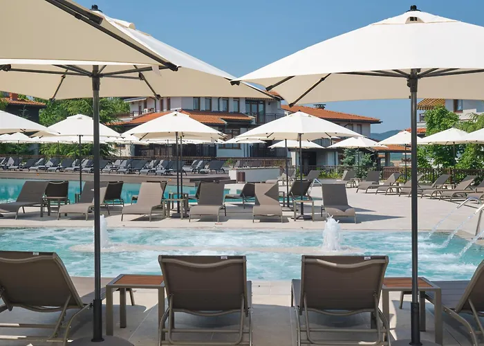 אתר נופש Santa Marina Village 4*