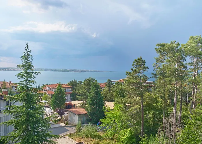 אתר נופש Santa Marina Village סוזופול